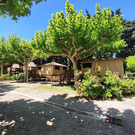 Camping Porte Des Alpilles By M.A Destination Glamping Сент-Этьен-дю-Грес Экстерьер фото