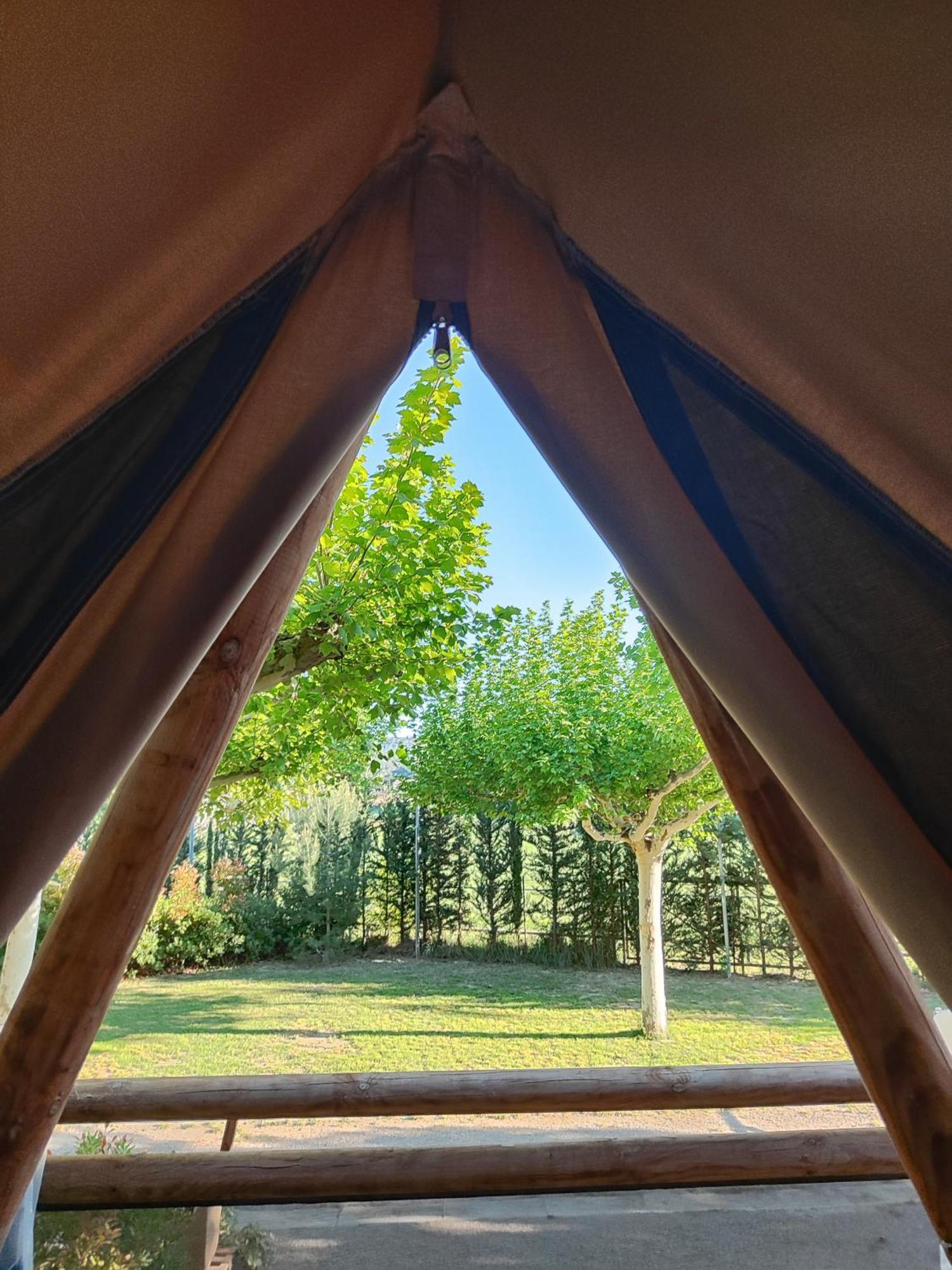 Camping Porte Des Alpilles By M.A Destination Glamping Сент-Этьен-дю-Грес Экстерьер фото