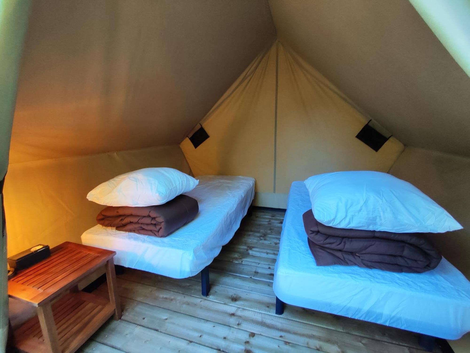 Camping Porte Des Alpilles By M.A Destination Glamping Сент-Этьен-дю-Грес Экстерьер фото