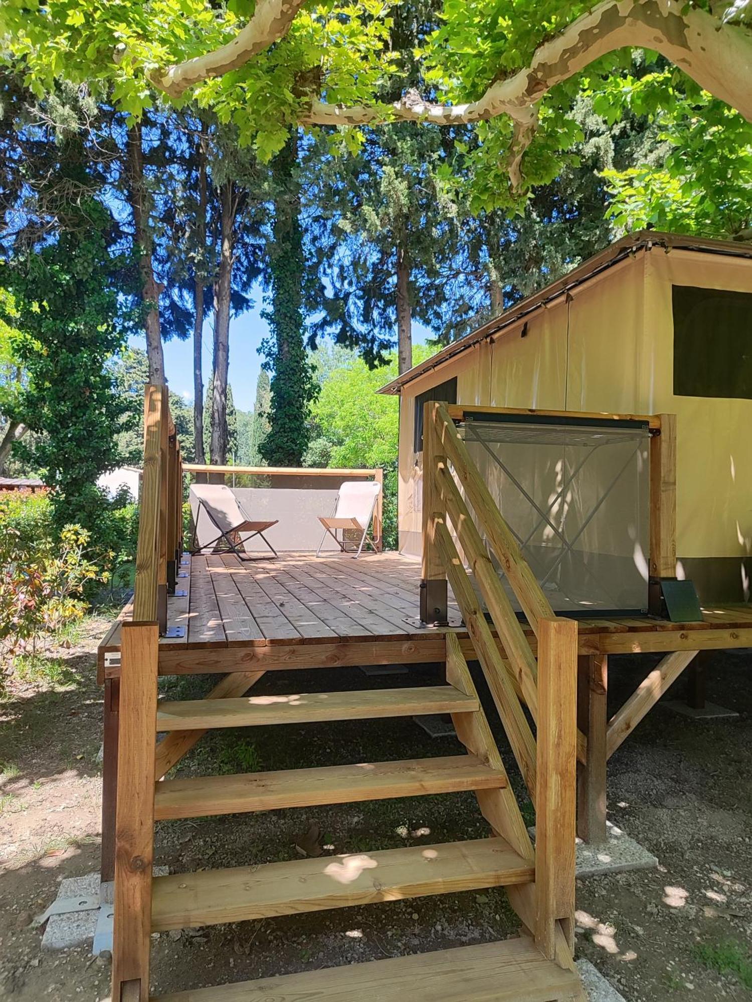 Camping Porte Des Alpilles By M.A Destination Glamping Сент-Этьен-дю-Грес Экстерьер фото