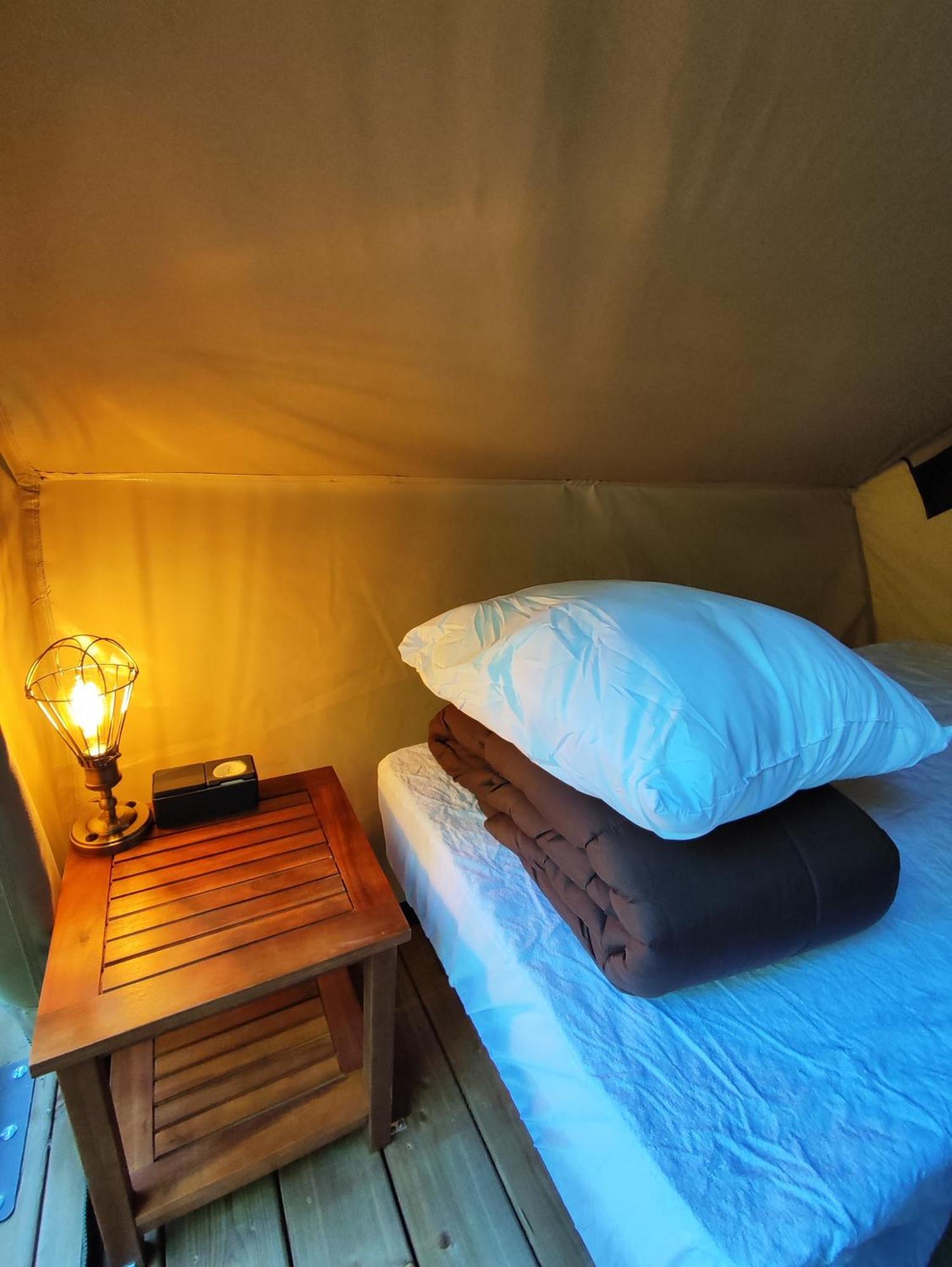 Camping Porte Des Alpilles By M.A Destination Glamping Сент-Этьен-дю-Грес Экстерьер фото